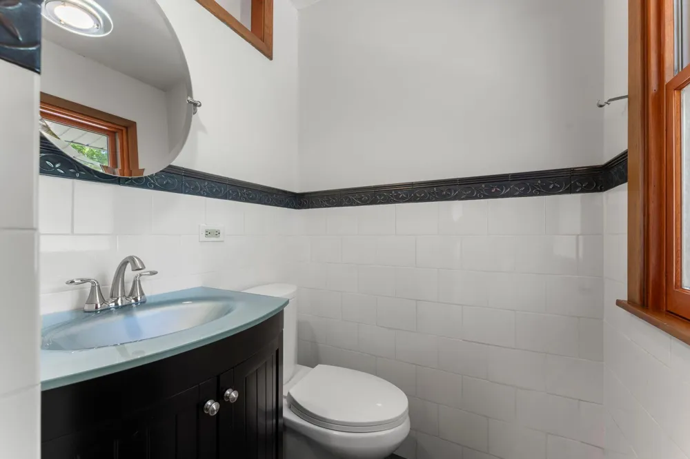 9725 Queen Road Bloomington, MN 55431