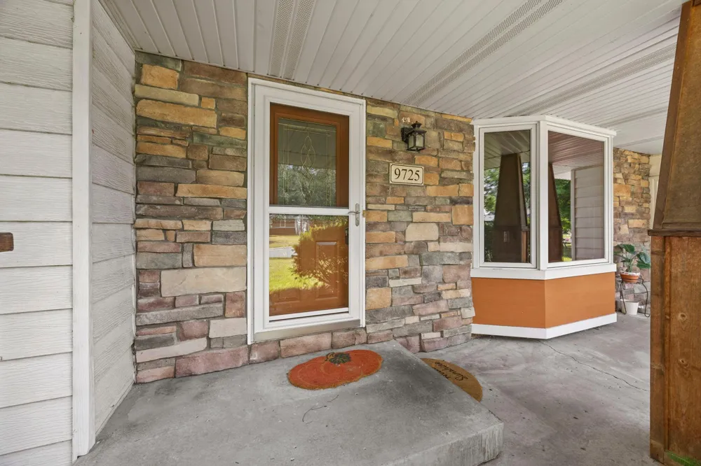 9725 Queen Road Bloomington, MN 55431