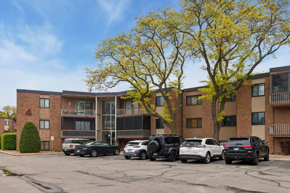 5410 Three Points Boulevard #411 Mound, MN 55364