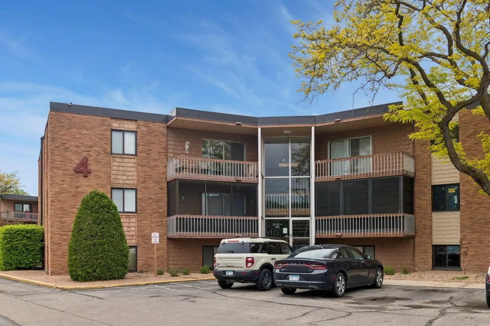 5410 Three Points Boulevard #411 Mound, MN 55364
