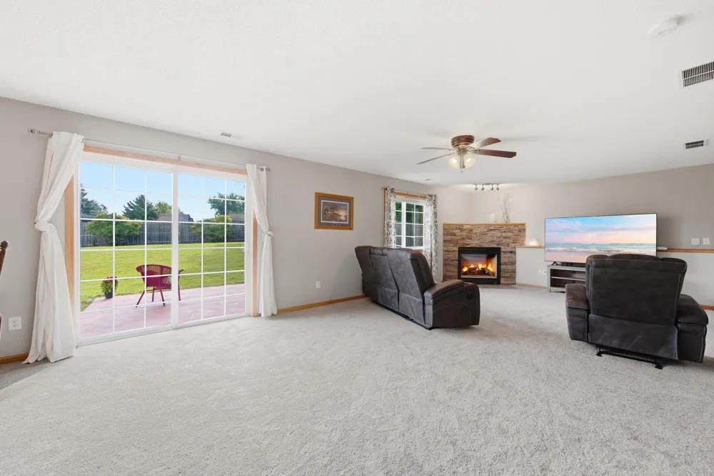 809 Morningside Place Belle Plaine, MN 56011