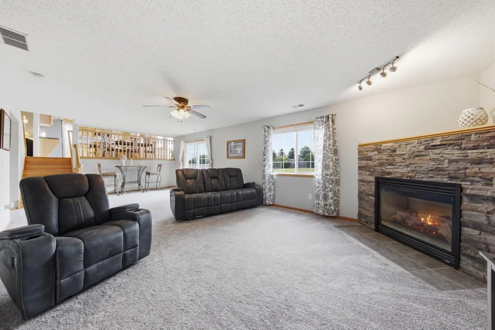 809 Morningside Place Belle Plaine, MN 56011