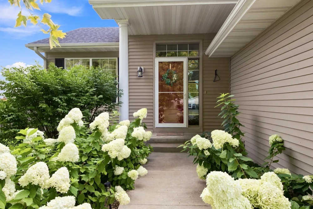 809 Morningside Place Belle Plaine, MN 56011