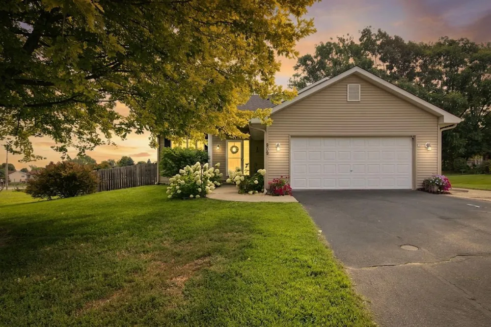 809 Morningside Place Belle Plaine, MN 56011