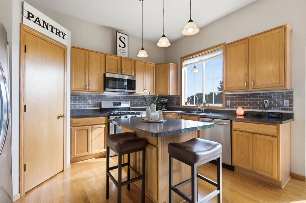 809 Morningside Place Belle Plaine, MN 56011