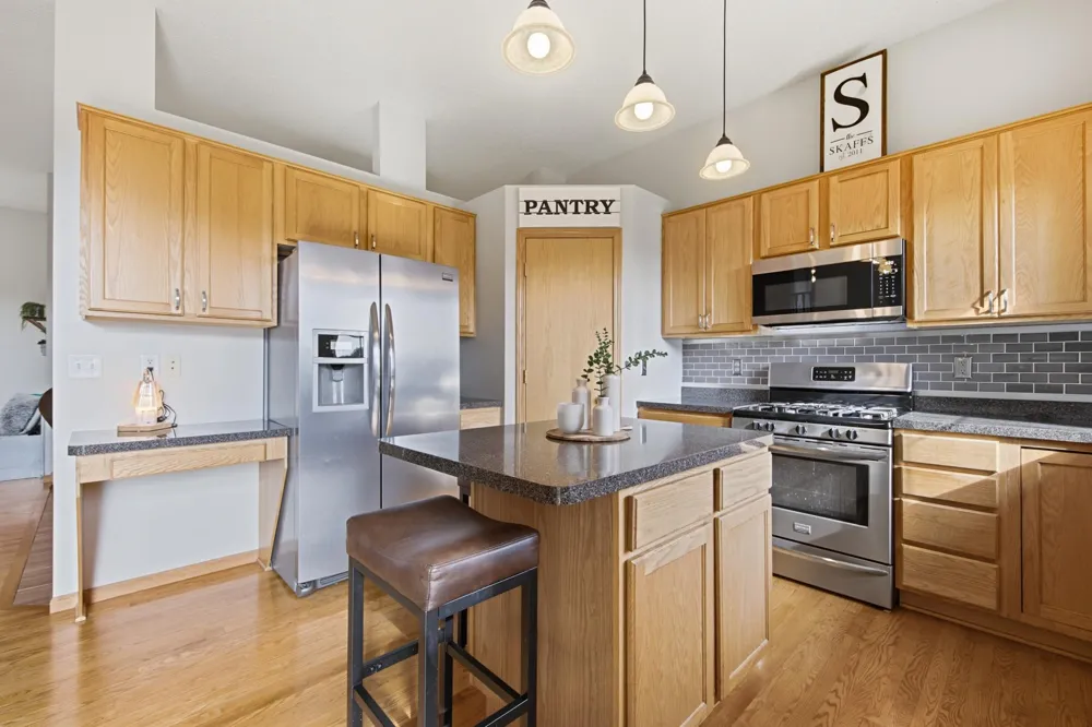 809 Morningside Place Belle Plaine, MN 56011