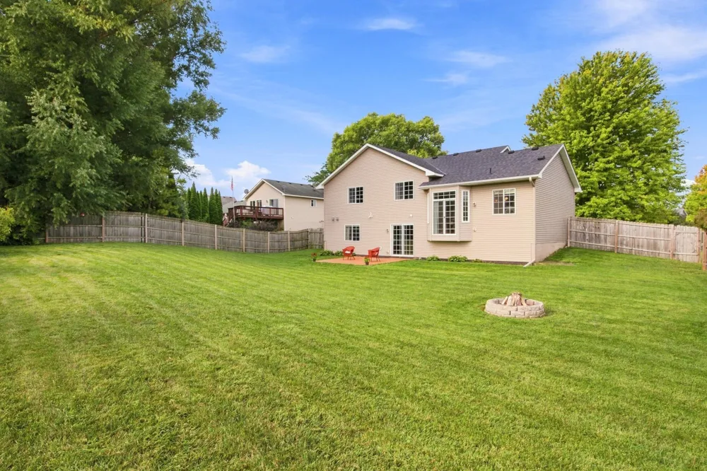 809 Morningside Place Belle Plaine, MN 56011