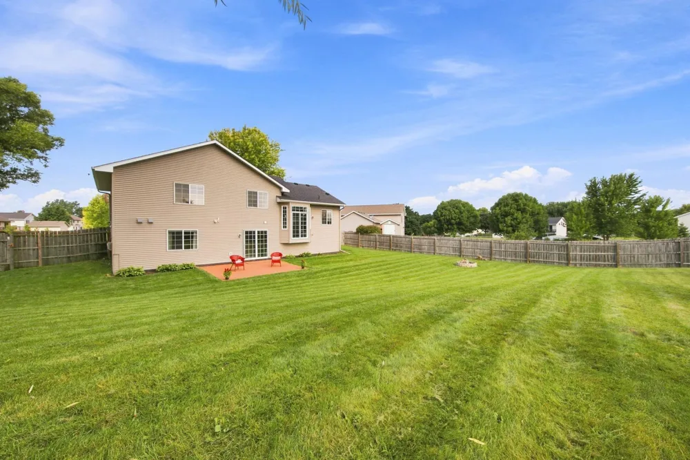 809 Morningside Place Belle Plaine, MN 56011