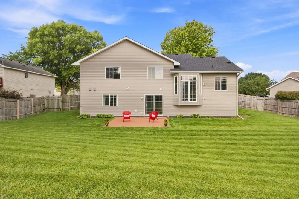 809 Morningside Place Belle Plaine, MN 56011
