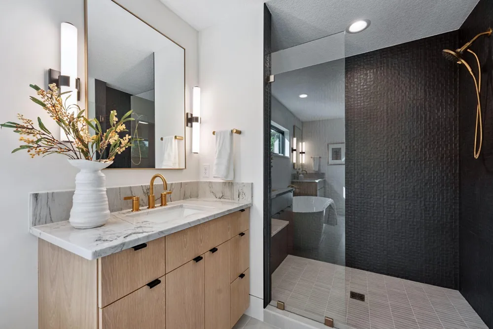 705 Ensconced Way Chaska, MN 55318