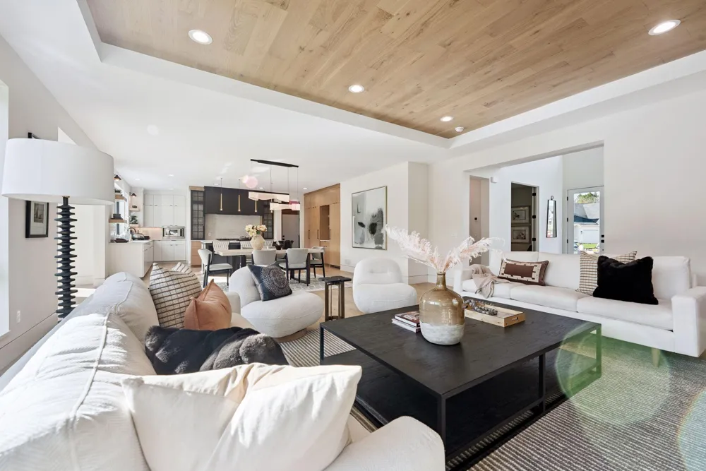 705 Ensconced Way Chaska, MN 55318