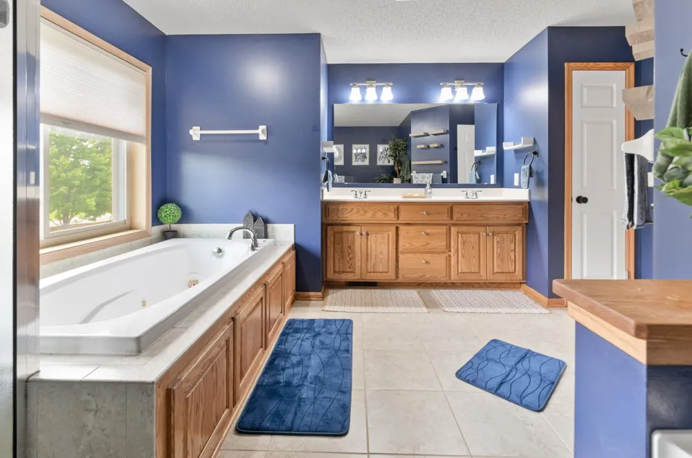 370 Liberty Heights Drive Chaska, MN 55318