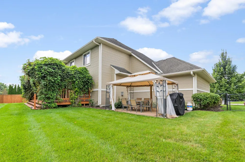 370 Liberty Heights Drive Chaska, MN 55318