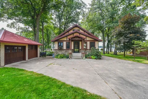 226 2nd Street SE