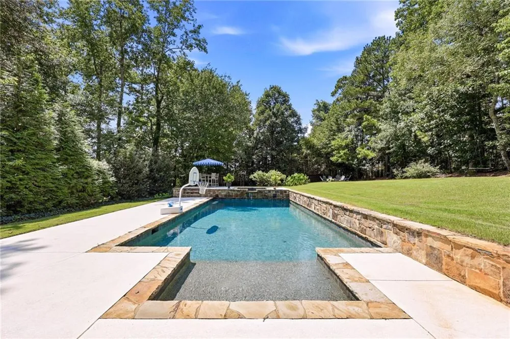 5296 Frazer Road Buford, GA 30518