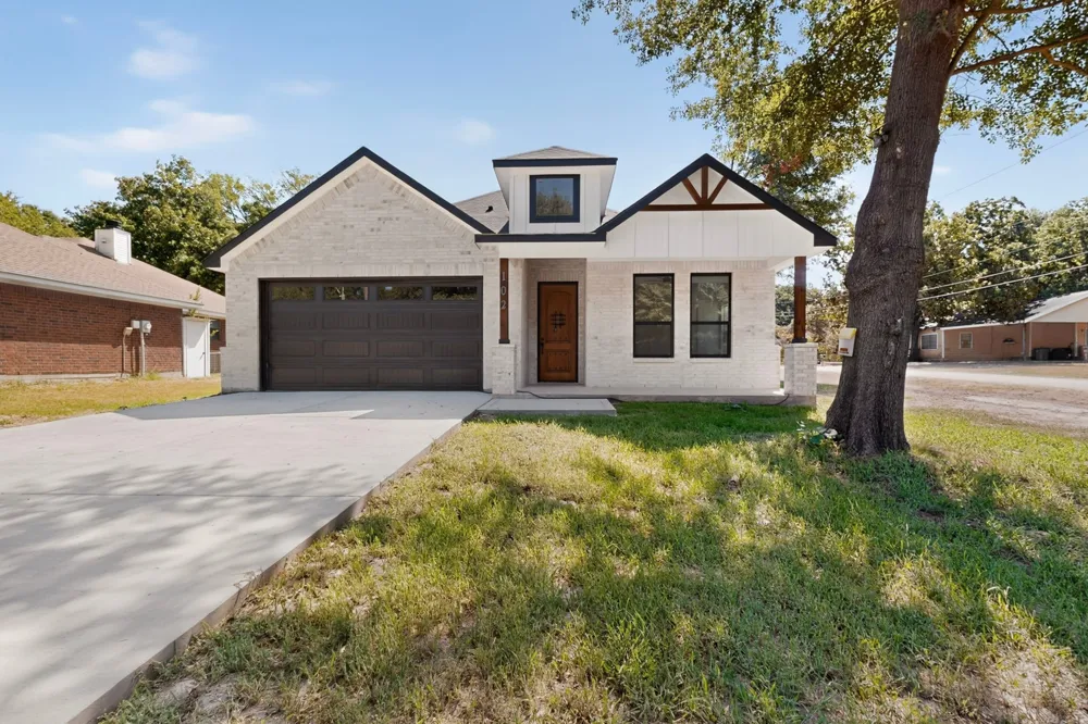 102 Redondo Drive Gun Barrel City, TX 75156