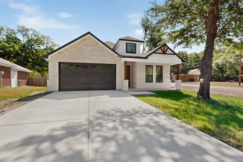 102 Redondo Drive Gun Barrel City, TX 75156