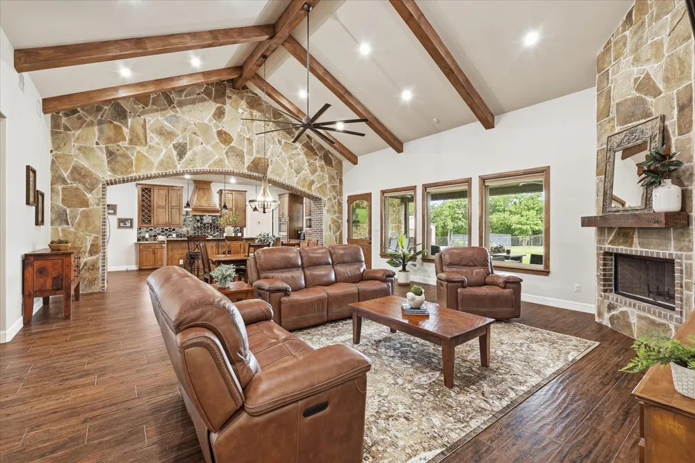 321 Arborview Drive Weatherford, TX 76088