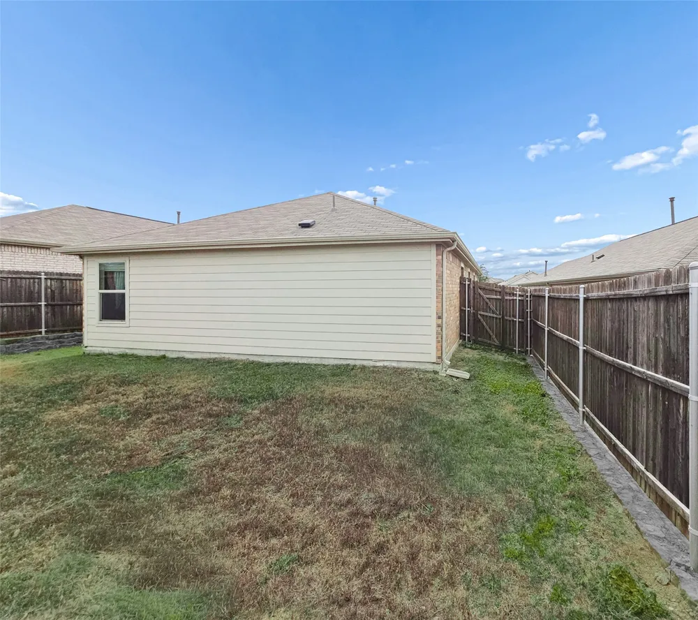 2413 Russell Street Crandall, TX 75114