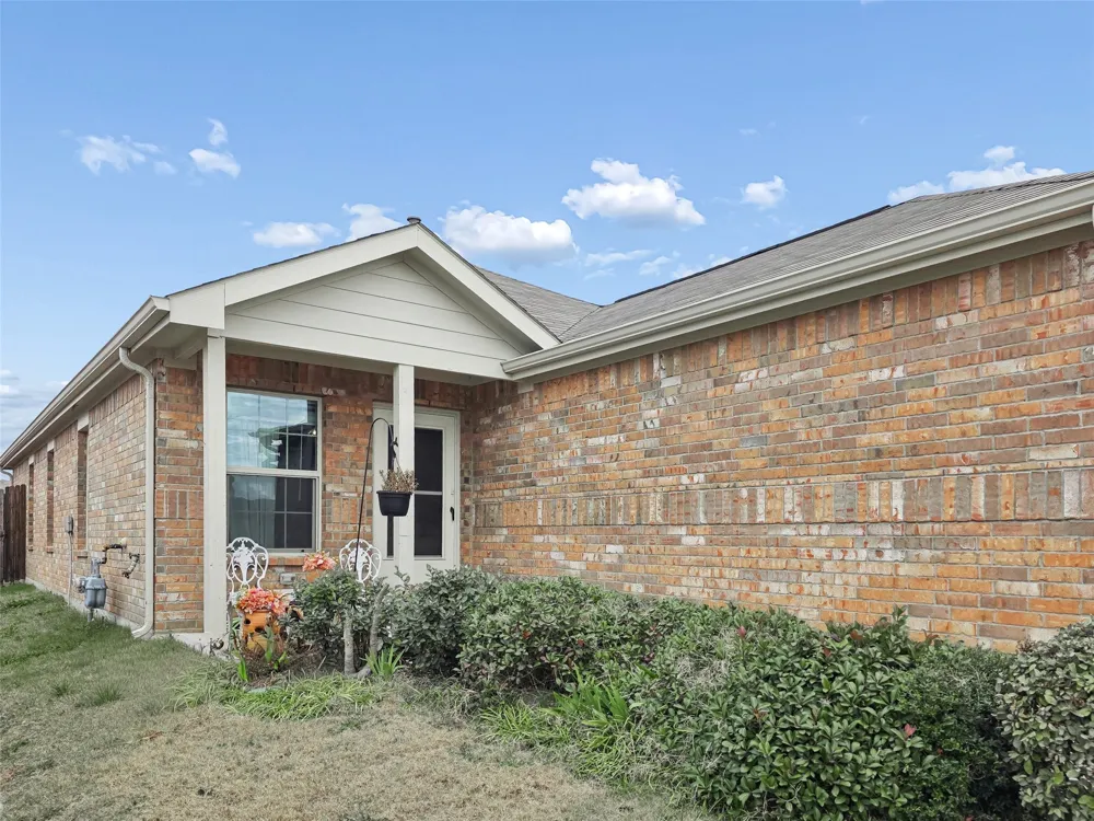 2413 Russell Street Crandall, TX 75114