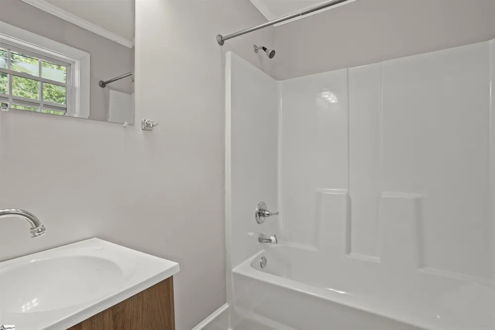 123 Florida Avenue Greenville, SC 29611
