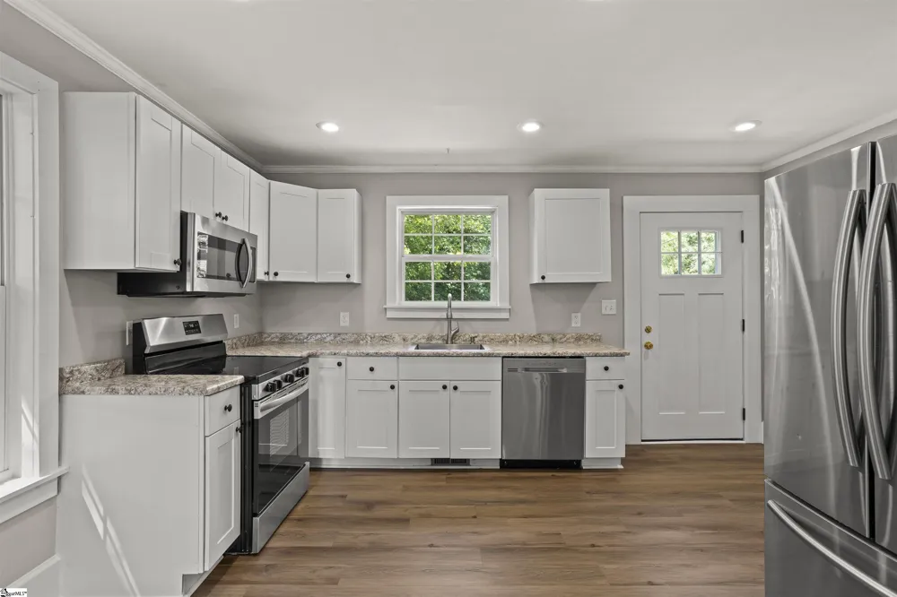 123 Florida Avenue Greenville, SC 29611