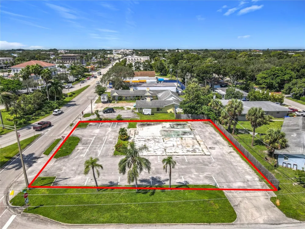 810 21ST STREET Vero Beach, FL 32960
