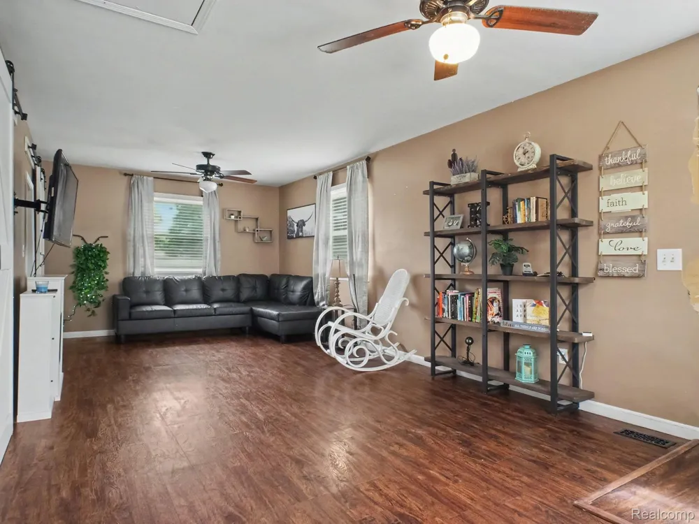 1444 E Williamson Avenue Burton City, MI 48529