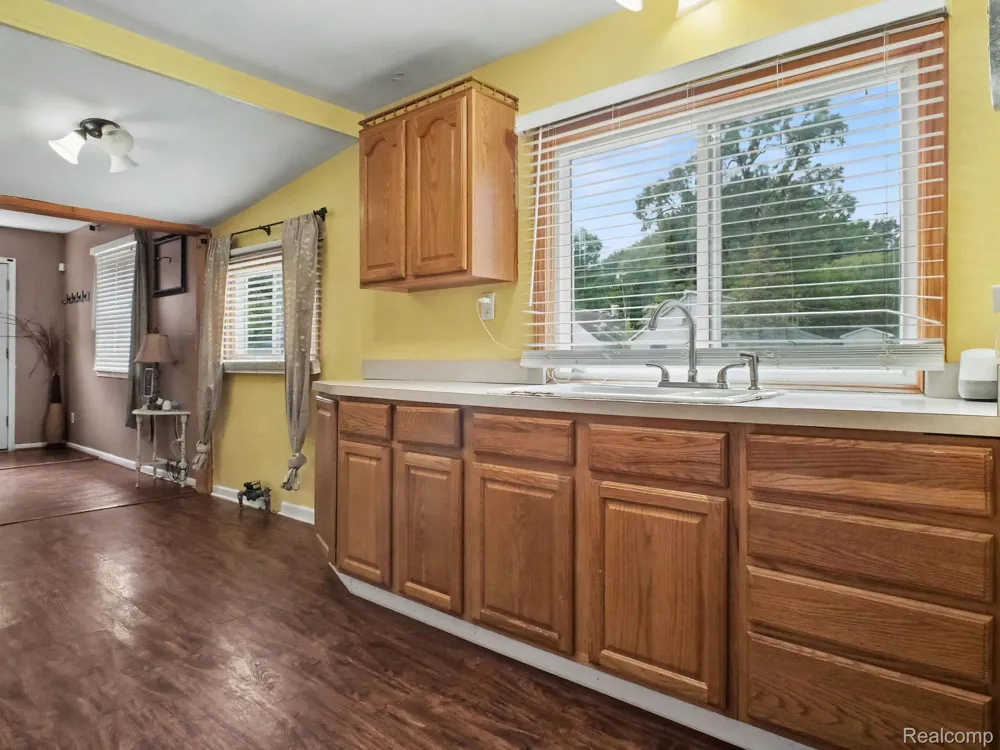 1444 E Williamson Avenue Burton City, MI 48529