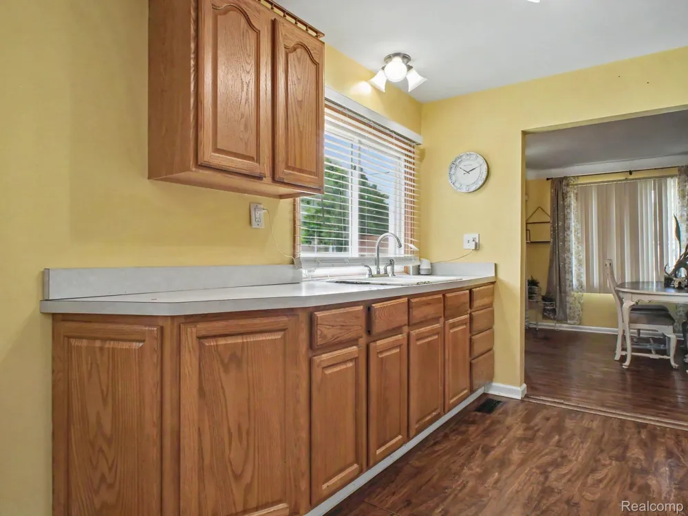 1444 E Williamson Avenue Burton City, MI 48529