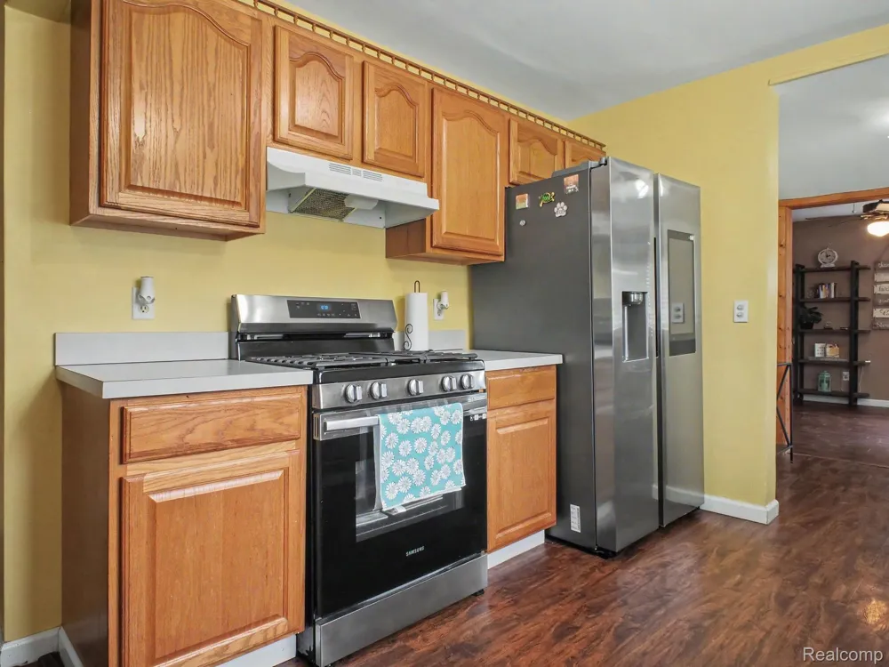 1444 E Williamson Avenue Burton City, MI 48529