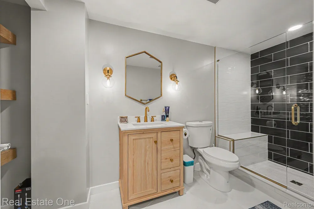 2095 Warbler Court Commerce Charter Township, MI 48382