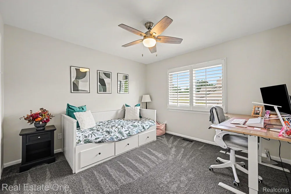 2095 Warbler Court Commerce Charter Township, MI 48382