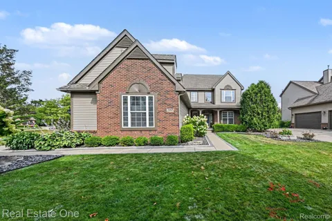2095 Warbler Court