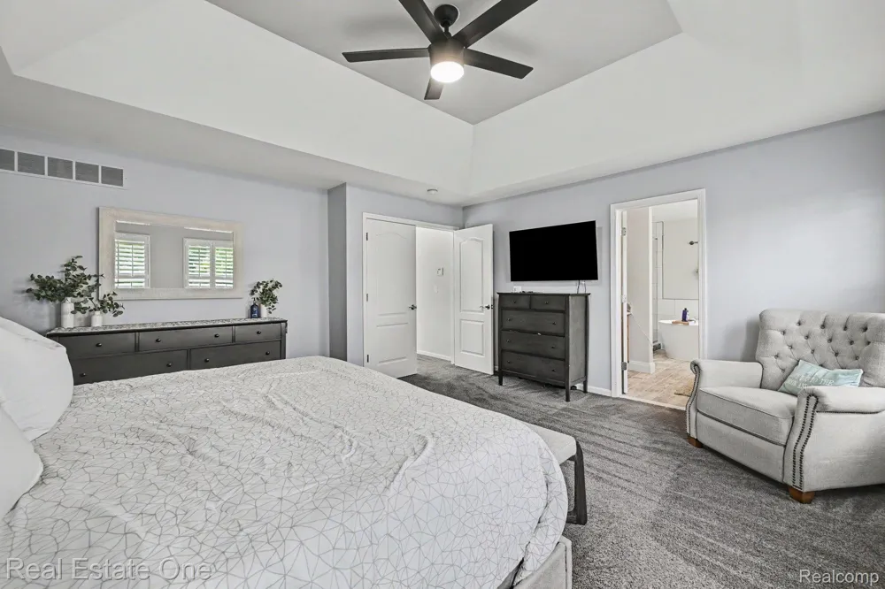 2095 Warbler Court Commerce Charter Township, MI 48382
