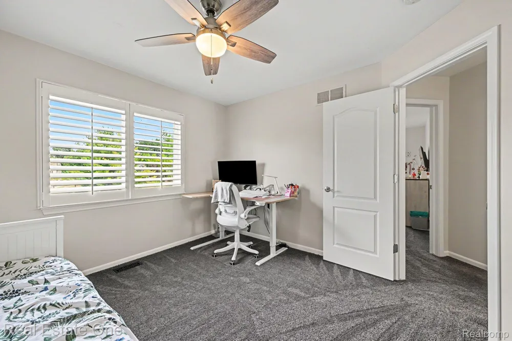 2095 Warbler Court Commerce Charter Township, MI 48382