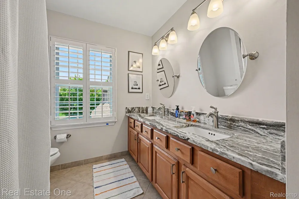 2095 Warbler Court Commerce Charter Township, MI 48382