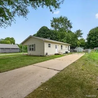 611 Conant Avenue Monroe City, MI 48161