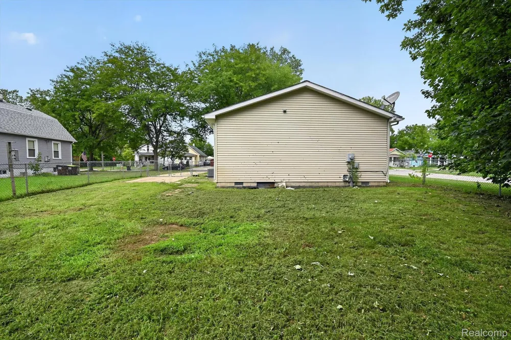 611 Conant Avenue Monroe City, MI 48161