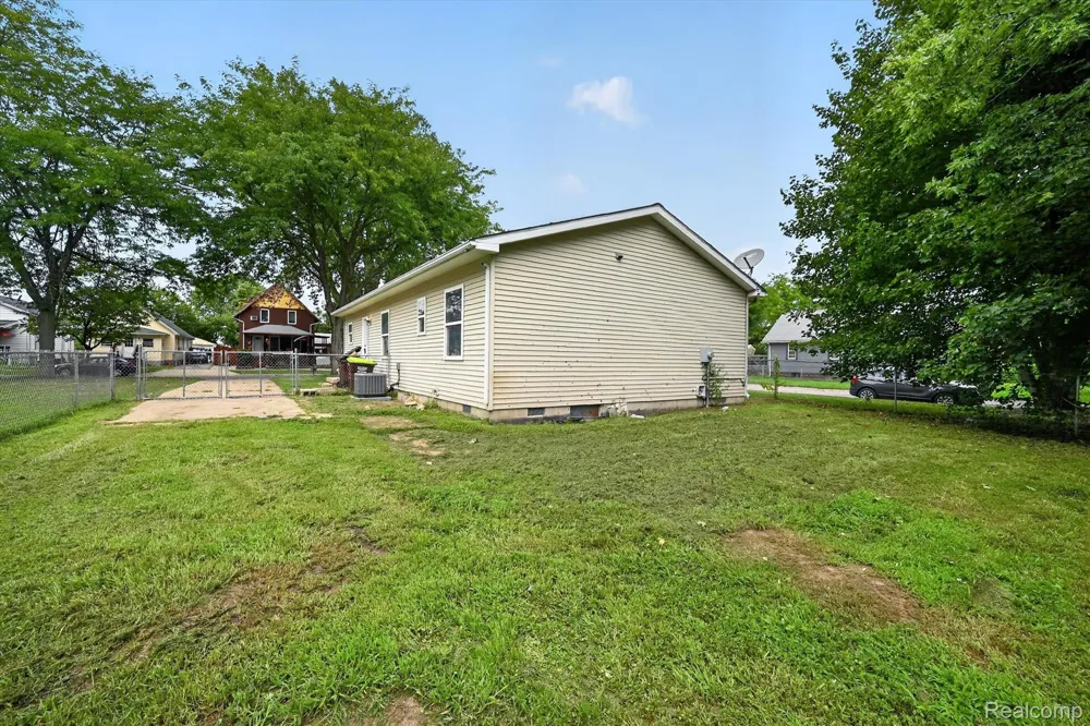 611 Conant Avenue Monroe City, MI 48161