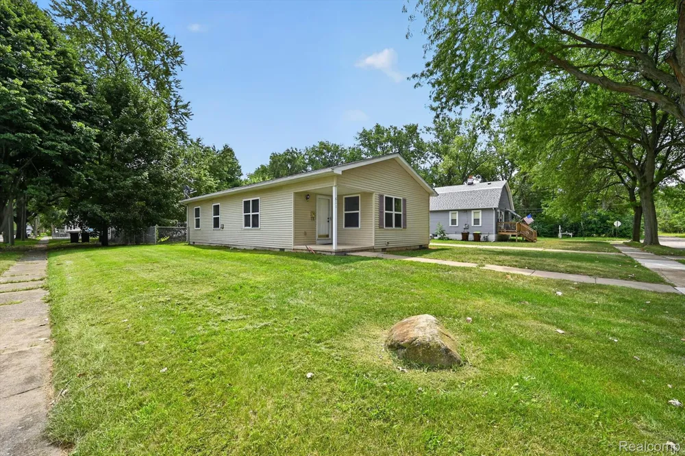 611 Conant Avenue Monroe City, MI 48161