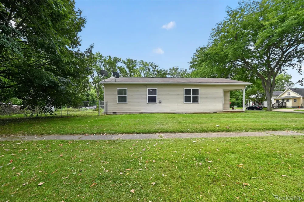 611 Conant Avenue Monroe City, MI 48161