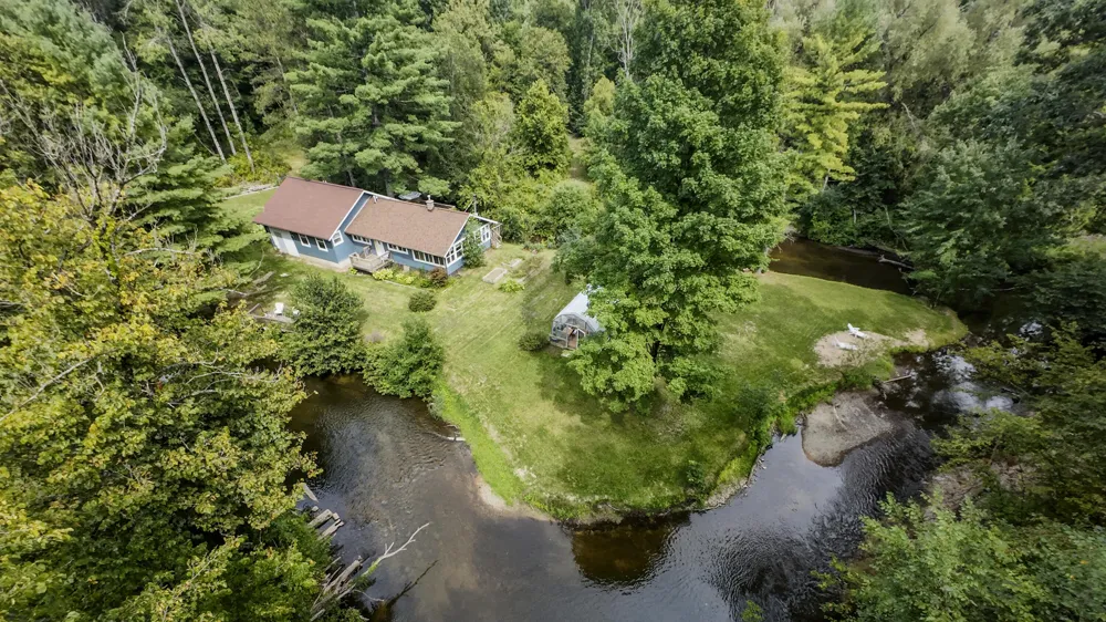 7140 Amy School Road Reynolds Township, MI 49329