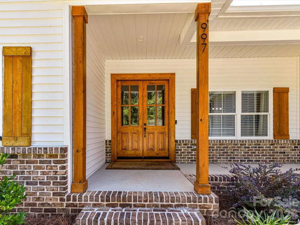 997 S Skyland Drive Mount Pleasant, NC 28124