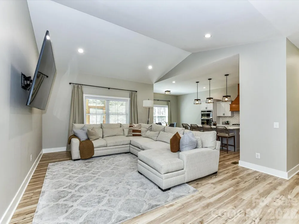 997 S Skyland Drive Mount Pleasant, NC 28124