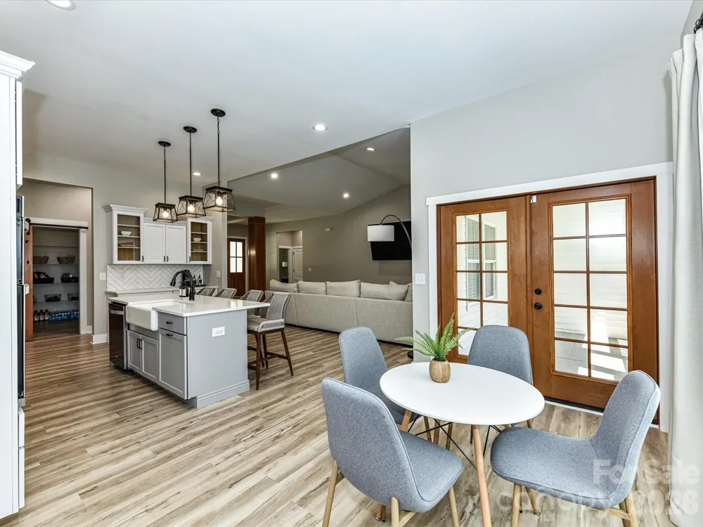 997 S Skyland Drive Mount Pleasant, NC 28124