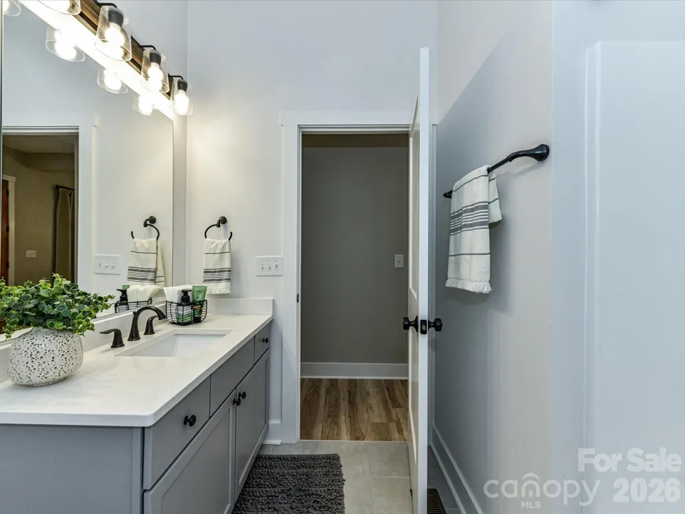997 S Skyland Drive Mount Pleasant, NC 28124
