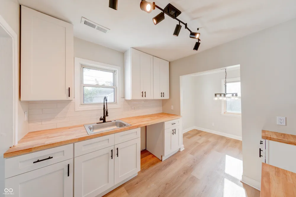 405 W 33rd Street Anderson, IN 46013