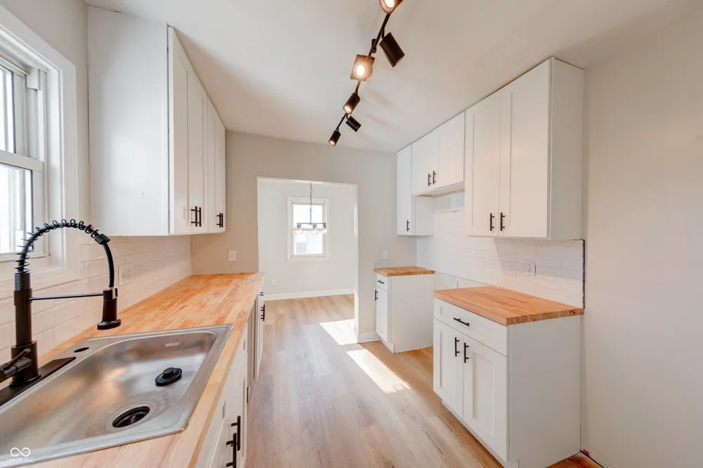 405 W 33rd Street Anderson, IN 46013