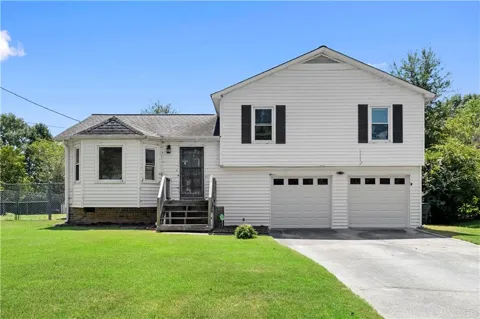 1560 Rose Garden Lane